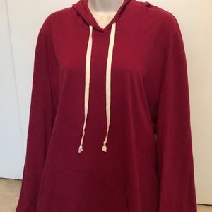 Cranberry pullover hoodie with front pocket